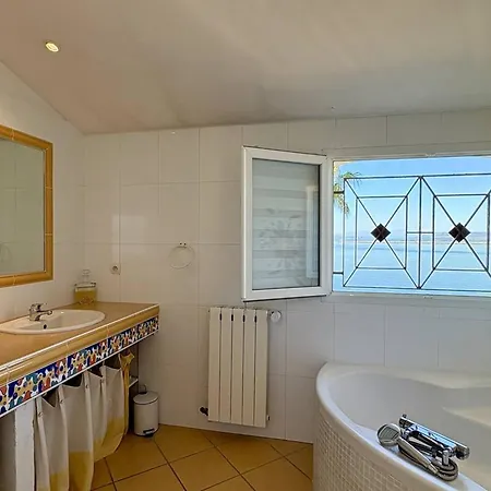 Moderne 4 Avec Piscine Privee A Port - Fr-1-529-190 *